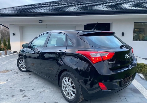 Hyundai I30 cena 33900 przebieg: 150000, rok produkcji 2013 z Radzymin małe 172